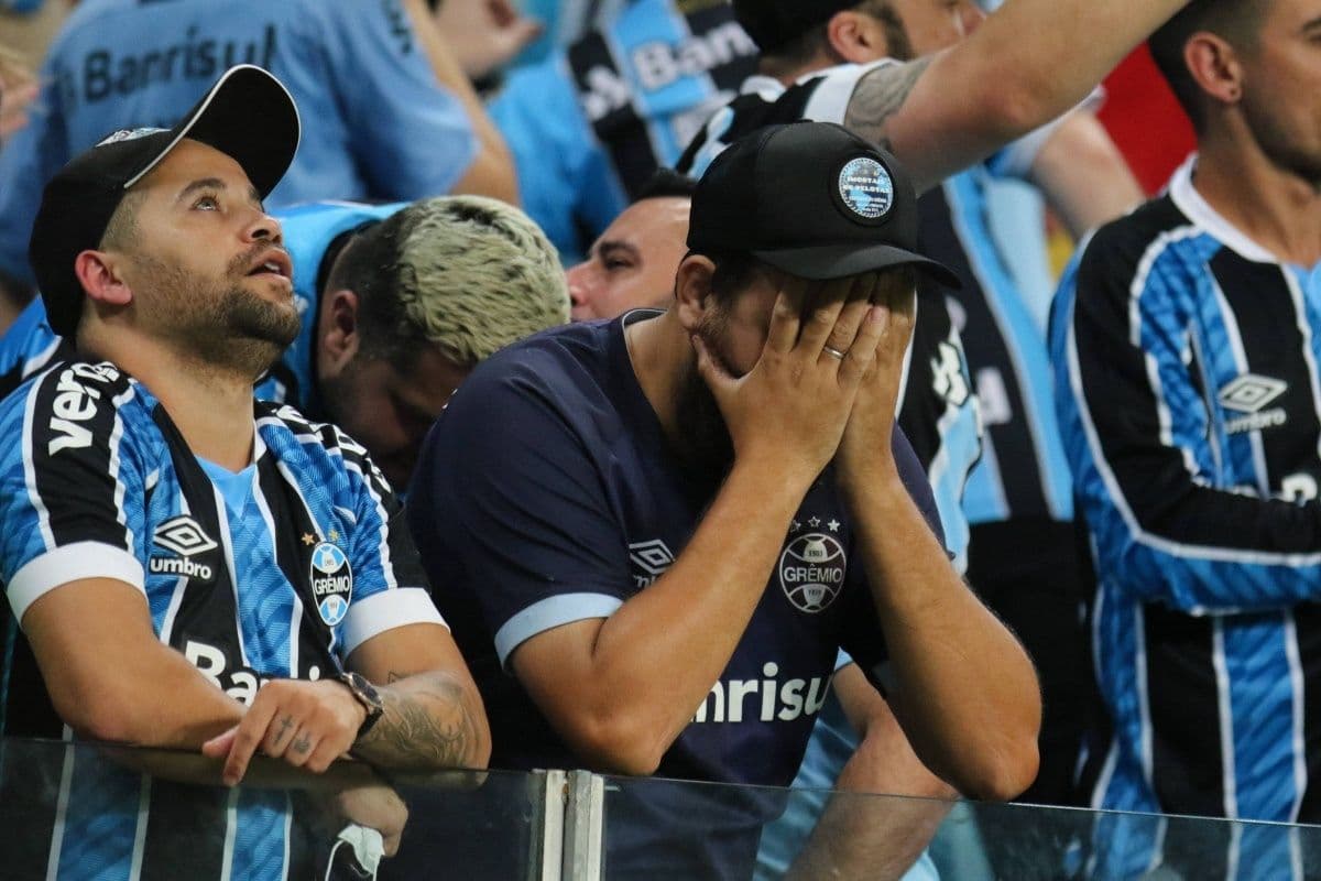 Paulo Caleffi, vice de futebol do Grêmio, concedeu uma entrevista coletiva nesta terça-feira antes do treino no CT Luiz Carvalho