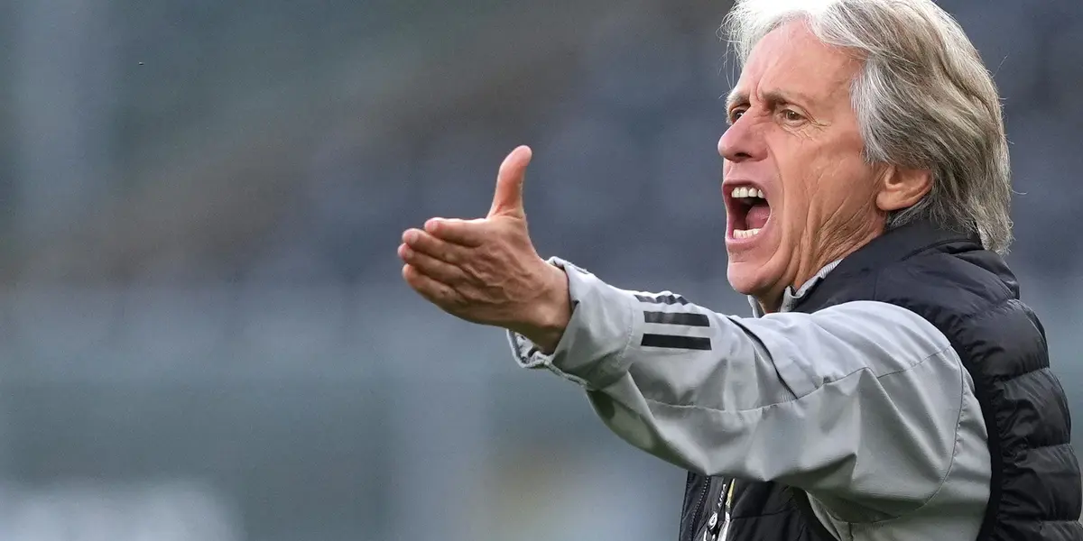 Paulo Sousa segue bastante pressionado no cargo