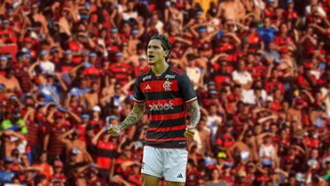 Pedro comemora gol pelo Flamengo com torcida do Flamengo ao fundo