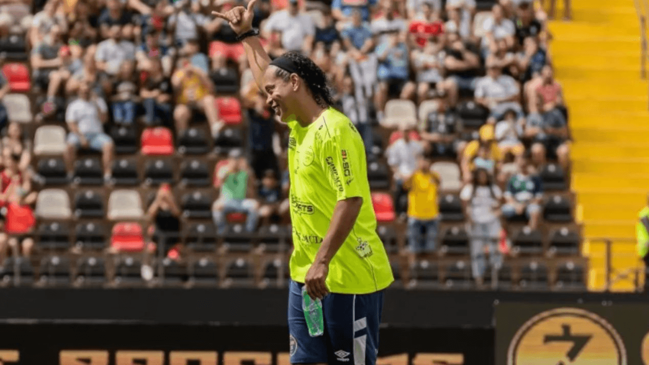 Pentacampeão desfila o seu talento em liga amadora da Espanha