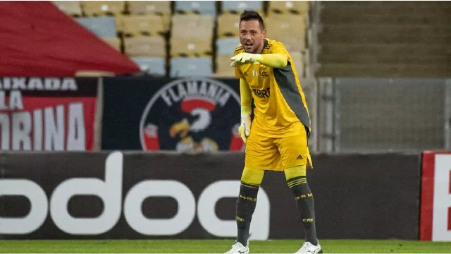 Permanência de Diego Alves no Flamengo é questionada após vexame no Brasileirão e torcedores opinam