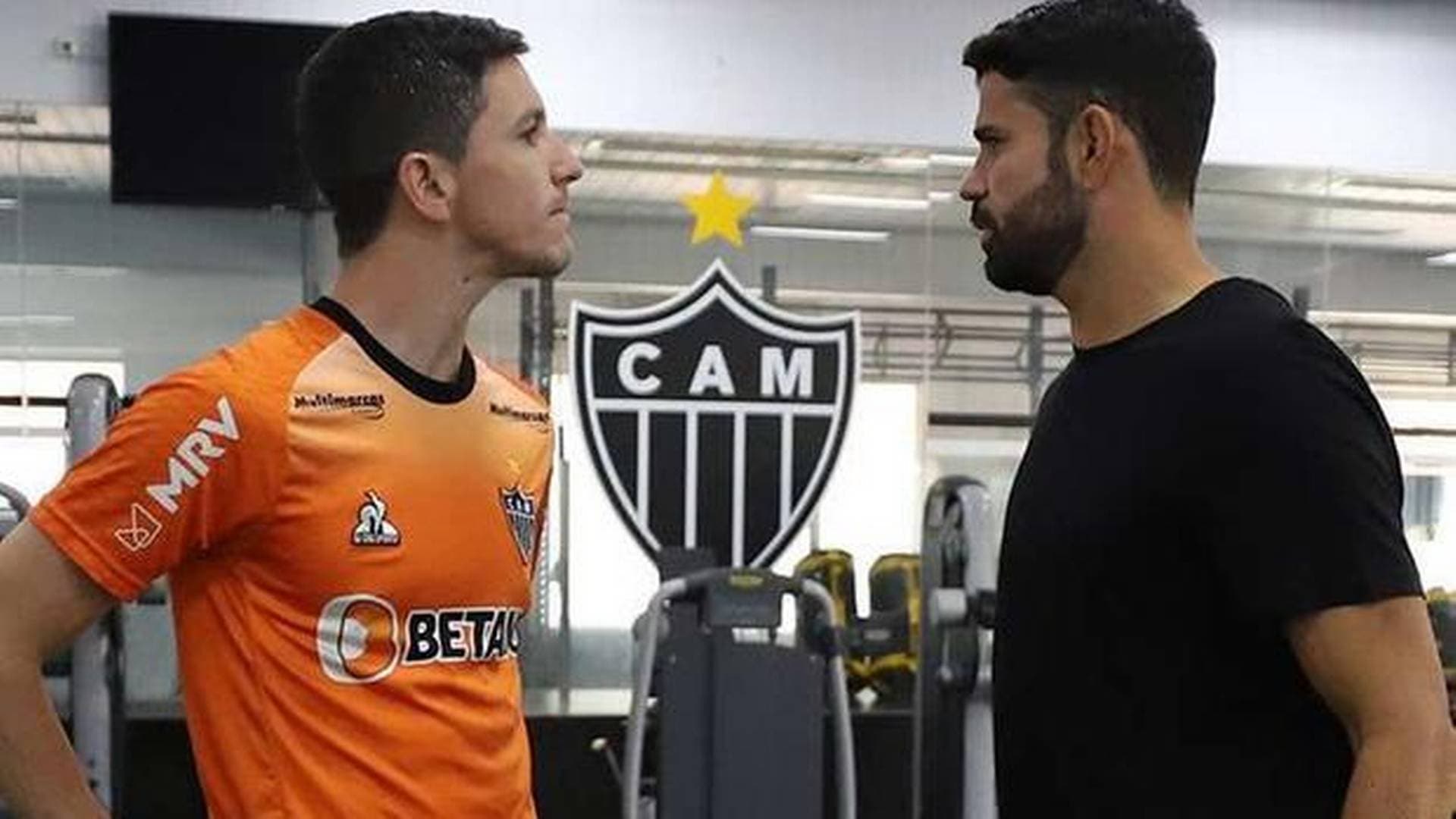 Polêmica sobre triângulo amoroso com os dois jogadores do Atlético-MG fez até o clube se posicionar