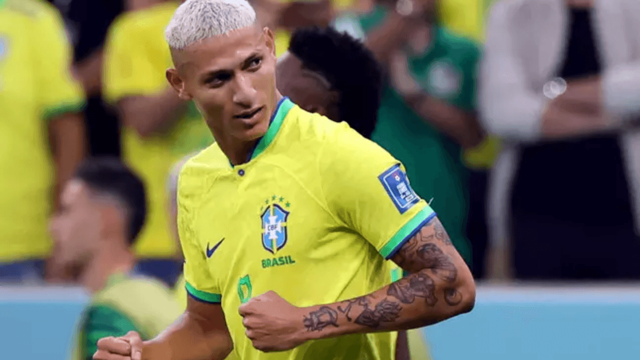 "Pombo" roubou a cena em vitória do Brasil sobre a Sérvia, ao marcar os dois gols