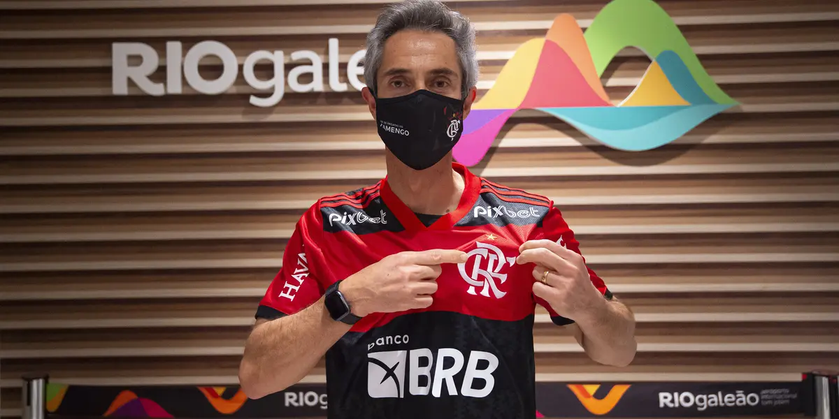 Português não esconde a felicidade com a chegada ao rubro-negro carioca