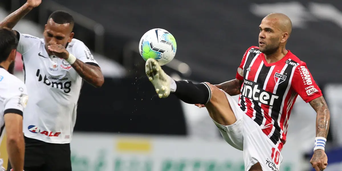 Possível chegada de Daniel Alves ao Flamengo deixaria a braçadeira de capitão disputada no elenco