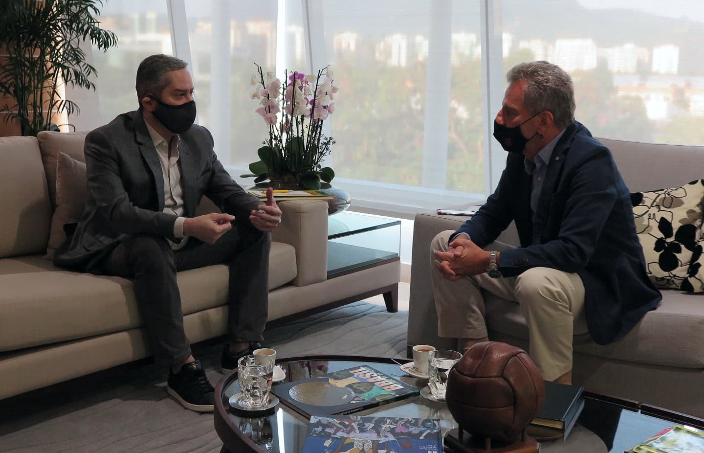 Presidente Rodolfo Landim deu entrevista coletiva no último final de semana que deicou situação ainda mais quente entre as partes