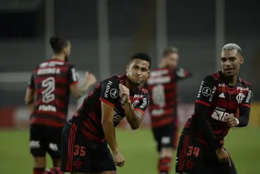 Primeiro jogo do Grupo H da competição