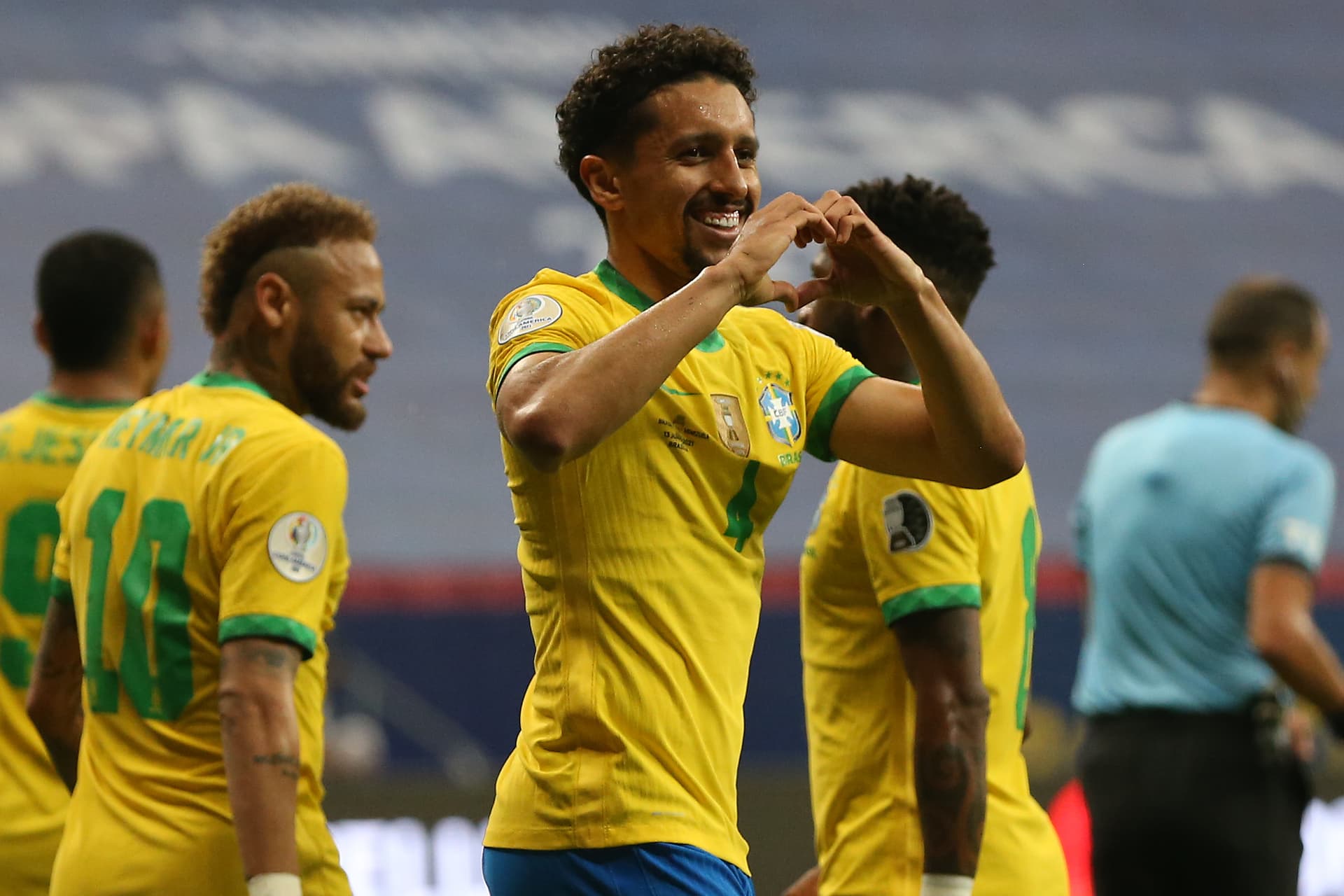 Qual jogador do Brasil poderá levantar a taça da Copa América 2021?