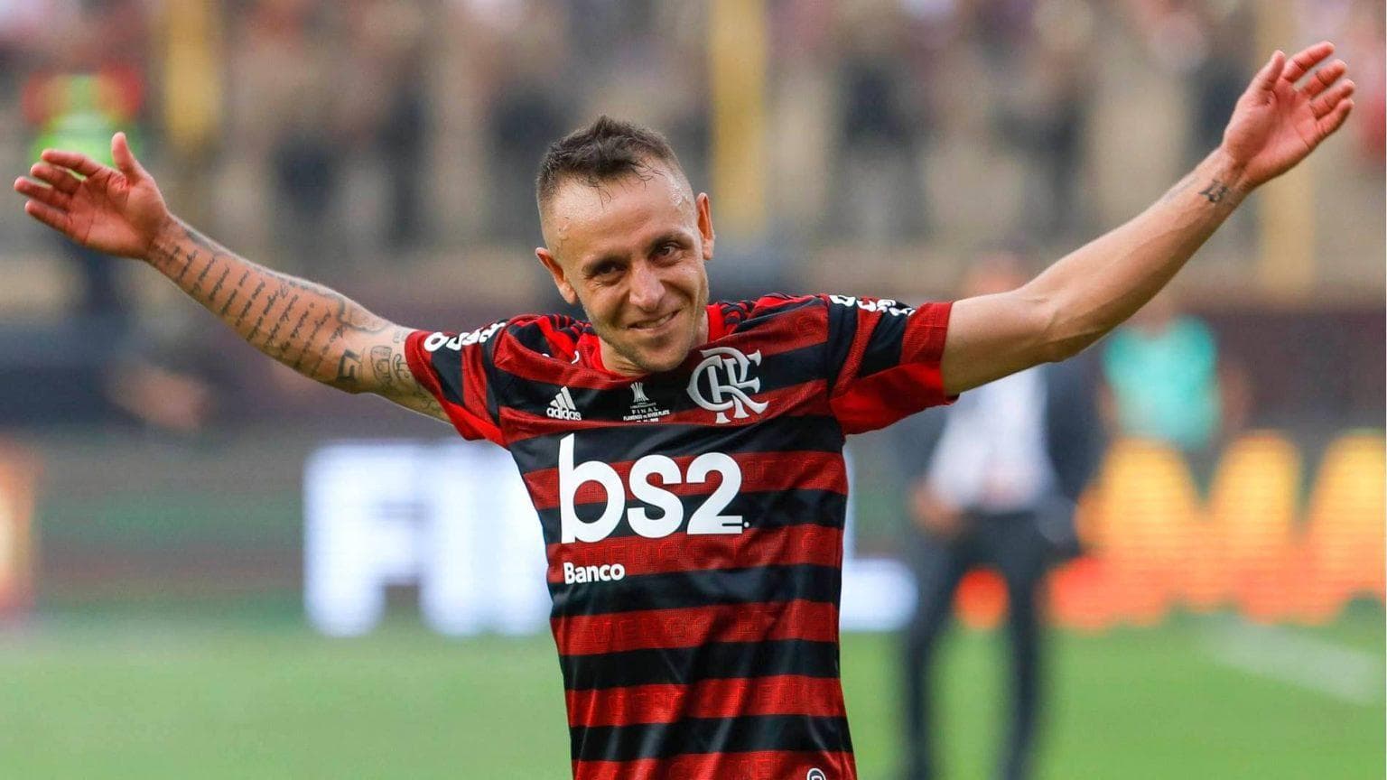 Rafinha estaria insatisfeito com sua situação no Grêmio e gostaria de voltar a ser feliz no Flamengo