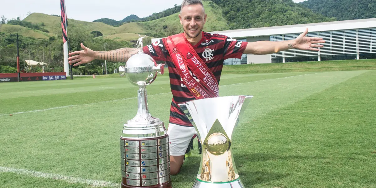 Rafinha pode amargar um rebaixamento em sua carreira e voltar ao Flamengo deve ser sua primeira opção