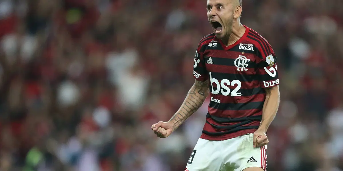 Rafinha reencontra o Flamengo na Copa do Brasil e pode desfazer de vez seus laços com o Mengão