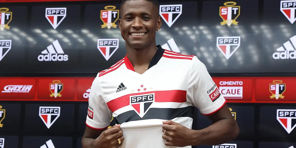 Relação entre lateral direito e técnico do São Paulo está desgastada desde a chegada do jogador no começo da temporada