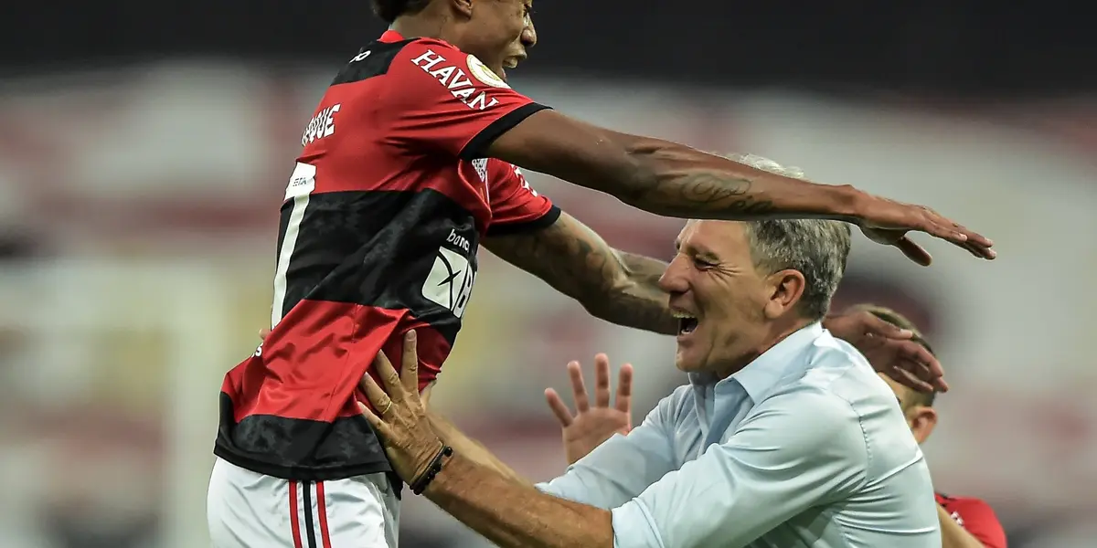 Renato Portaluppi faz revelação que deixa torcedores preocupados com reta final de temporada que pode ser a melhor de sua história