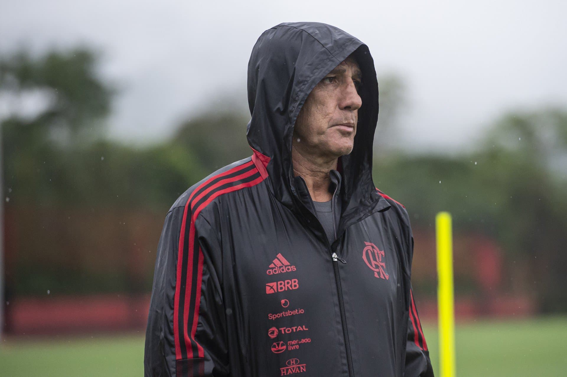 Renato Portaluppi tem menos de um mês para dar novo rosto ao desfigurado Flamengo