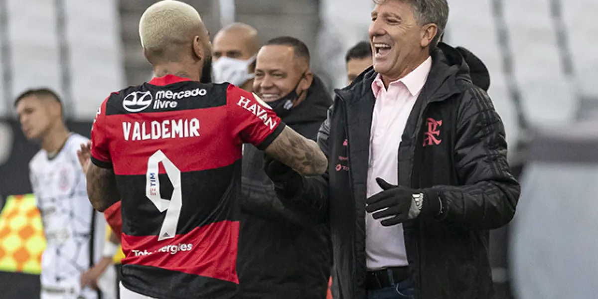 Renato Portaluppi terá dias difíceis até a final da Copa Libertadores e permanência para 2022 é cada vez mais improvável