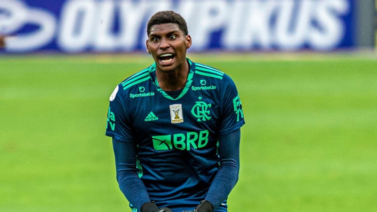 Revelado no Flamengo, Hugo Souza pode jogar em clube brasileiro