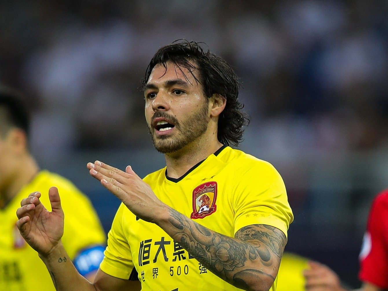 Ricardo Goulart, que jogou pelo Guangzhou na temporada passada, usará o '10' de Pelé pelos próximos dois anos