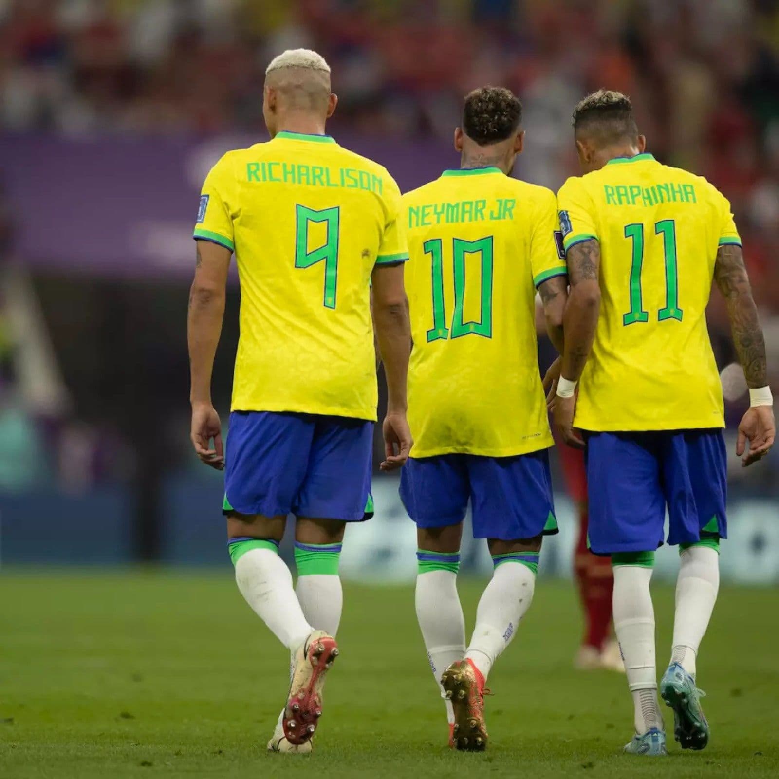 Richarlison, atacante do Tottenham, se lesionou no último sábado e saiu de campo chorando