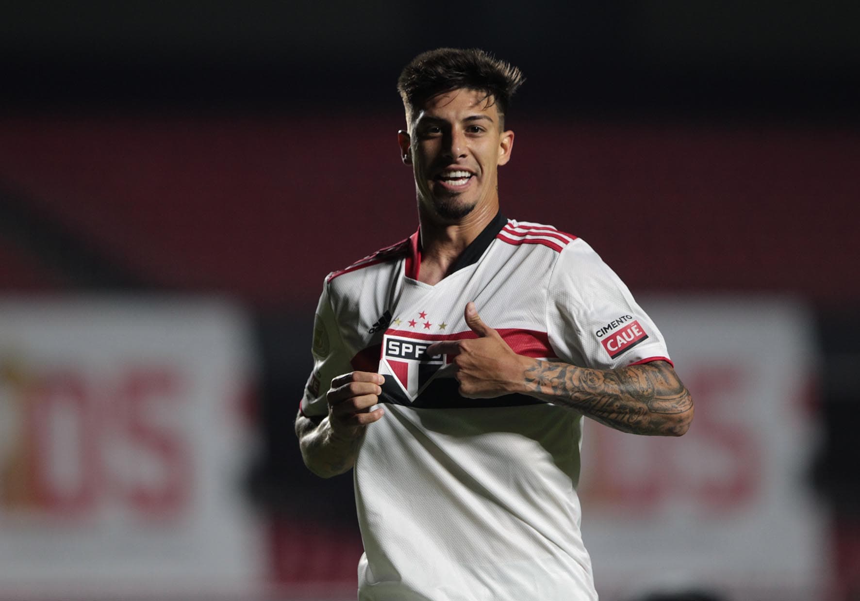 Rigoni está classificando o São Paulo para as quartas de final da Libertadores