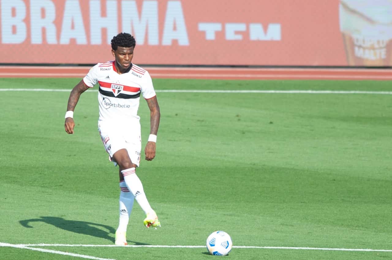 Robert Arboleda não deseja permanecer no São Paulo, mas não deve sair do futebol brasileiro em 2022