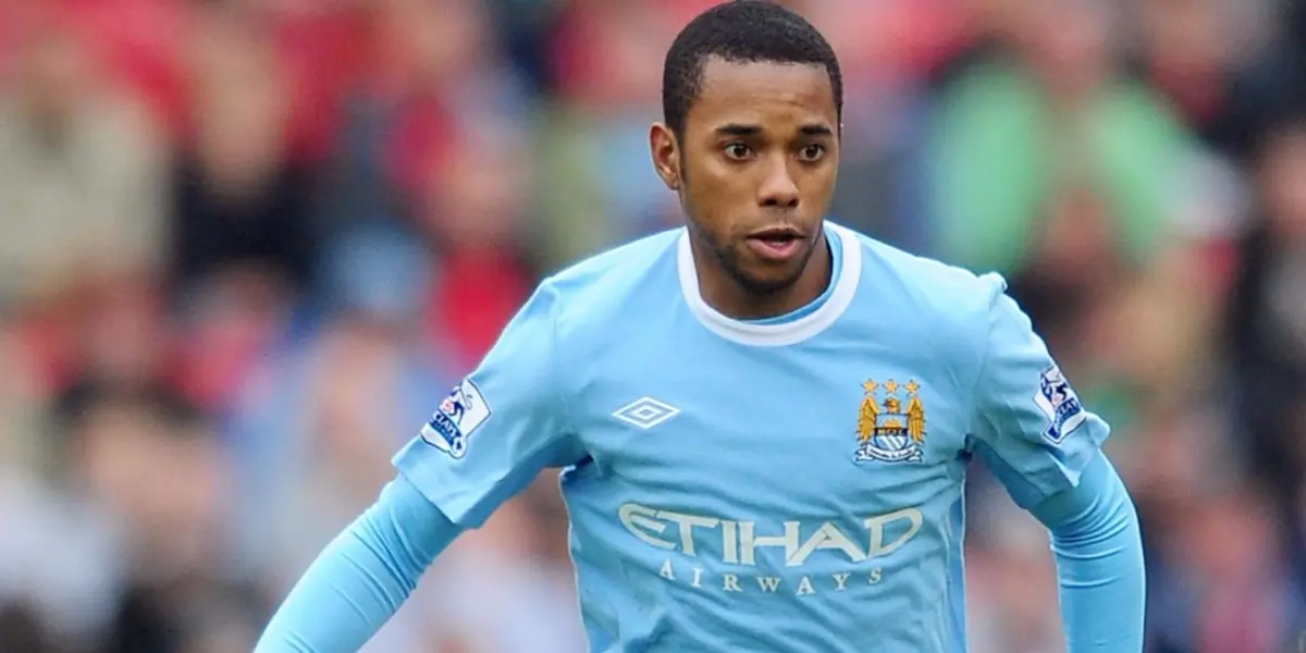 Robinho foi lembrado pela torcida do Manchester City por razão insólita