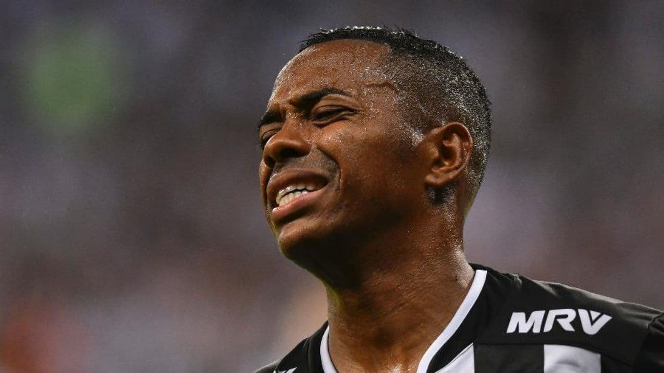 Robinho, foragido da Justiça Brasileira, se disse perseguido e reclama de constrangimento