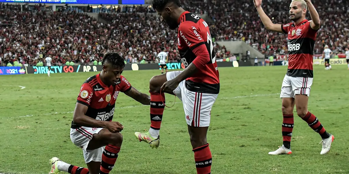 Rodinei ganha pontos com Renato Portaluppi para final da Copa Libertadores e lateral já sabia que seria herói com Bruno Henrique