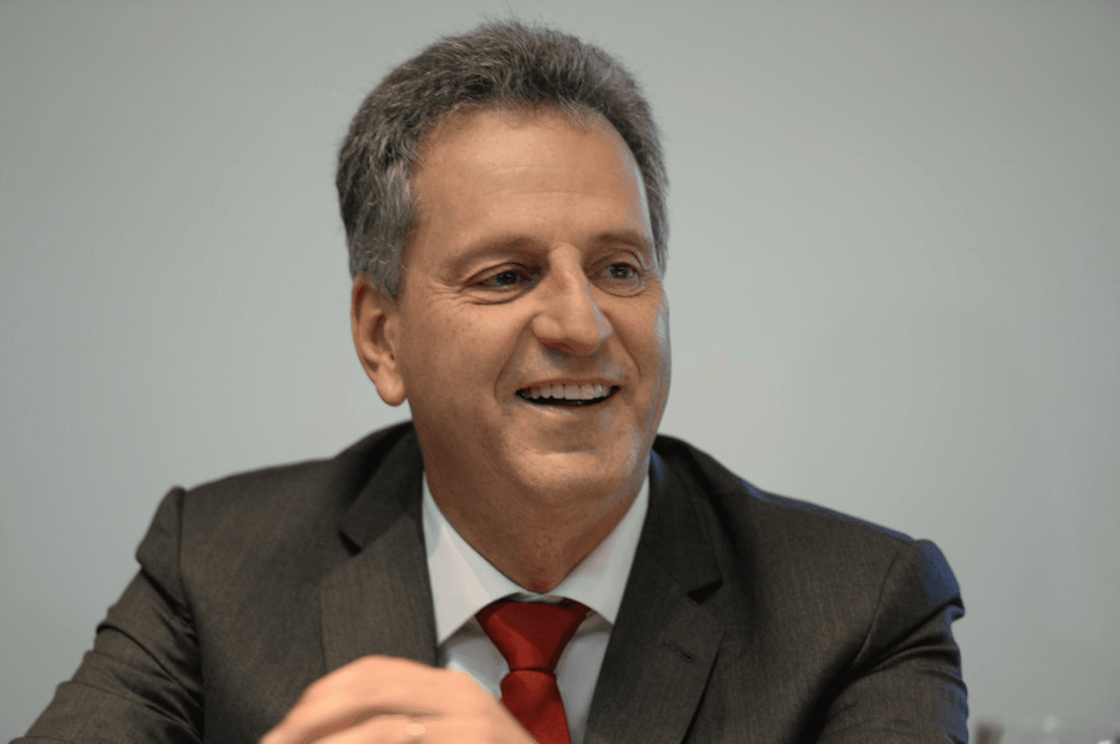 Rodolfo Landim e seu vice, Rodrigo Dunshee, fazem as malas e partem para Paris