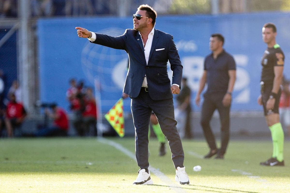 Rodrigo Caetano, diretor do clube brasileiro, garantiu que não pensa em procurar um substituto para o técnico argentino, embora a equipe não esteja passando por uma boa campanha