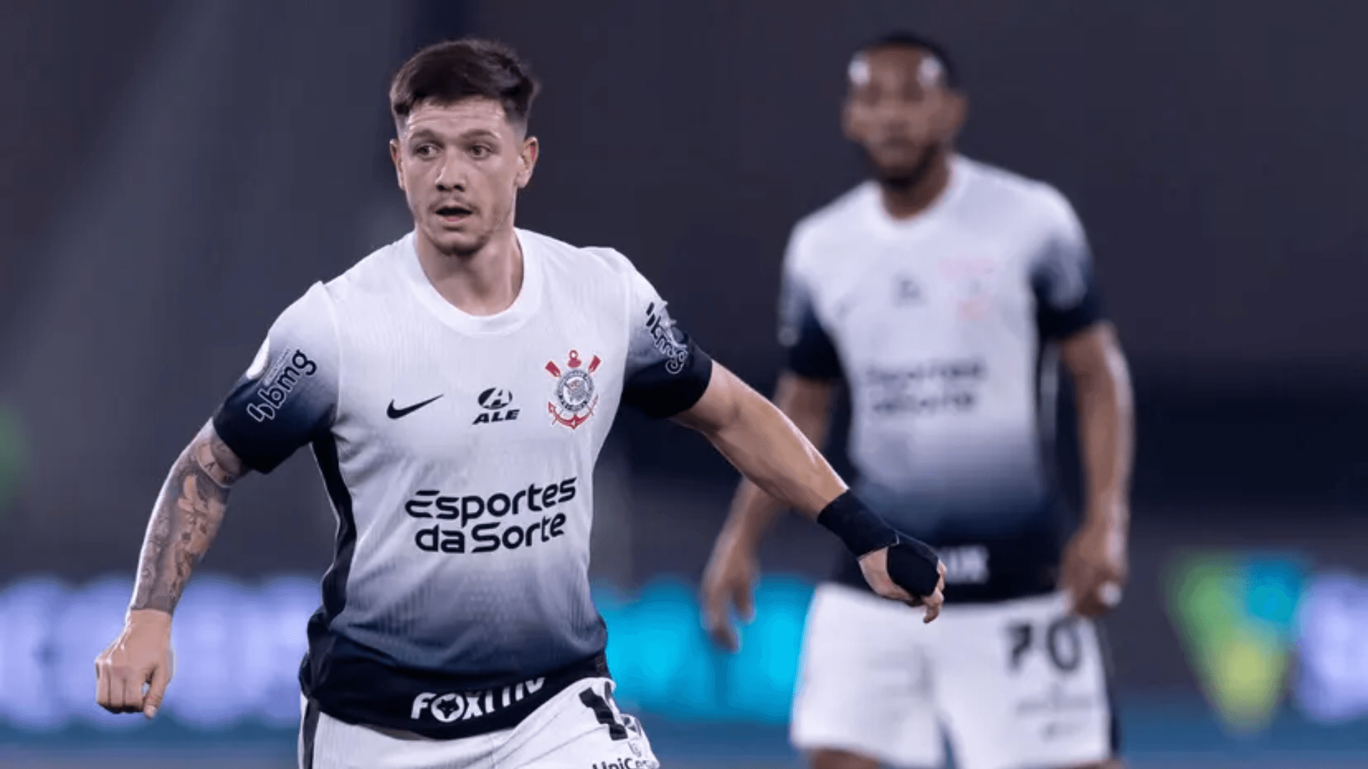 Rodrigo Garro em ação pelo Corinthians