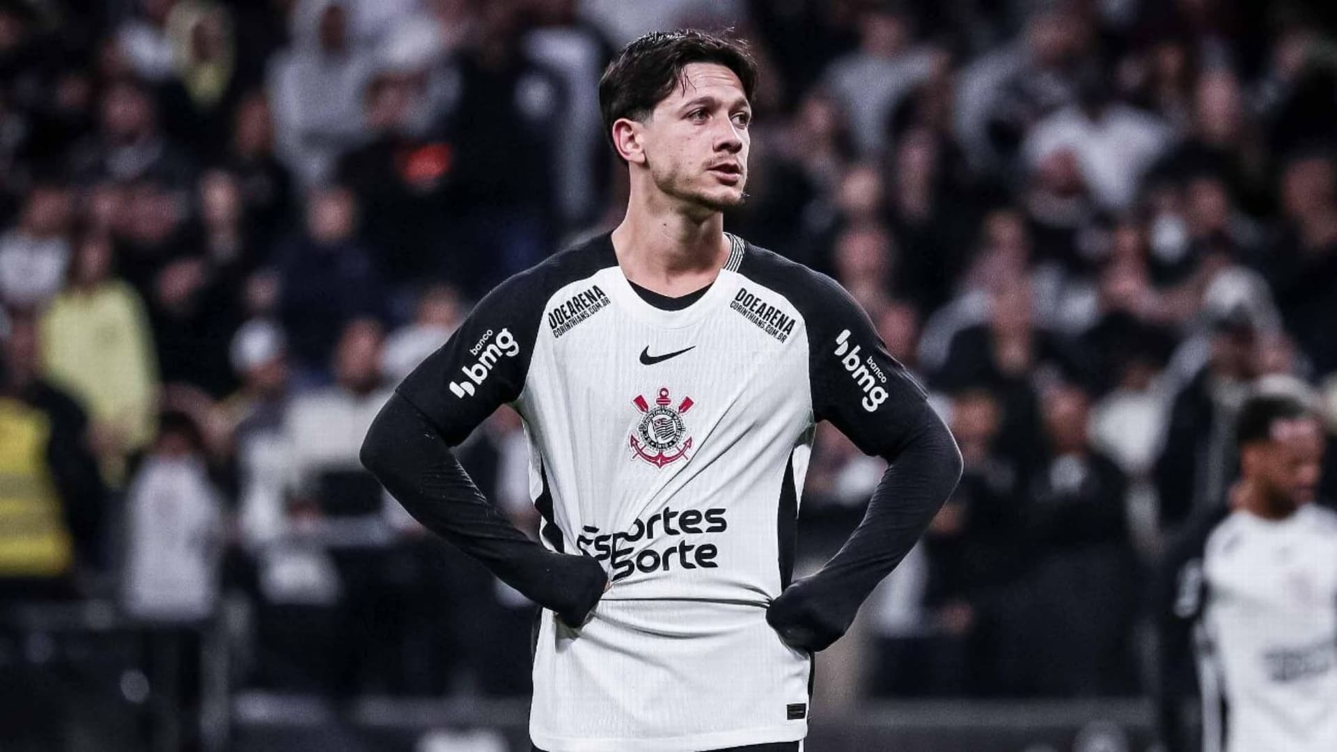 Rodrigo Garro em Corinthians x Vitória — Foto: Marcos Ribolli