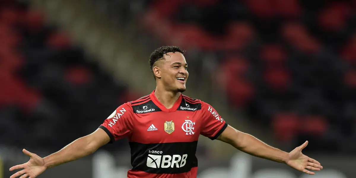 Rodrigo Muniz deve deixar o Flamengo após recusar propostas milionárias do Atlético de Madrid e do Oriente Médio para jogar na Inglaterra