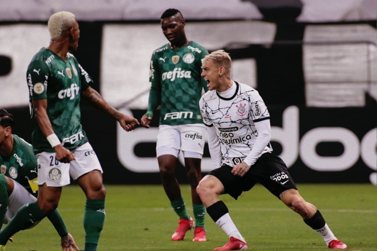 Róger Guedes marcou os gols da vitória do Corinthians no clássico contra o Palmeiras, sua ex-equipe, pelo Brasileirão 2021