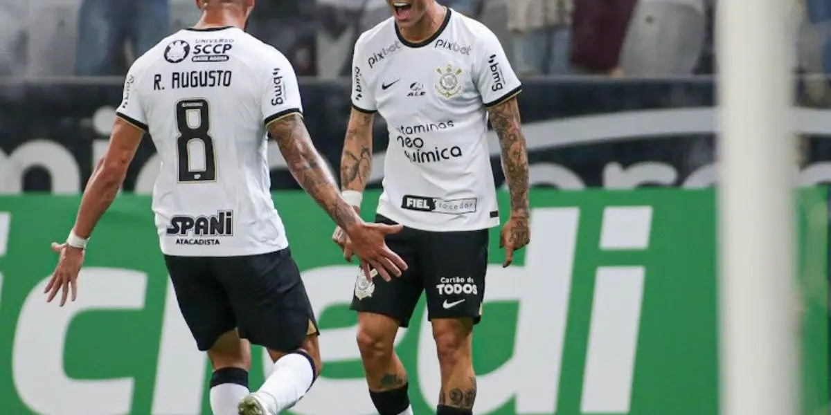 Roger Guedes teve diversos problemas com Vítor Pereira, mas se encontrou com Fernando Lázaro e disputou todas as partidas do Corinthians no ano