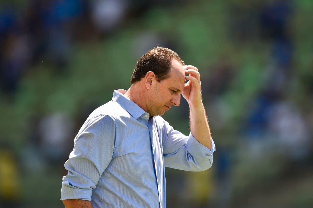 Rogério Ceni está desesperado, pois o Tricolor Paulista perdeu mais uma disputa para o seu maior rival, o Corinthians