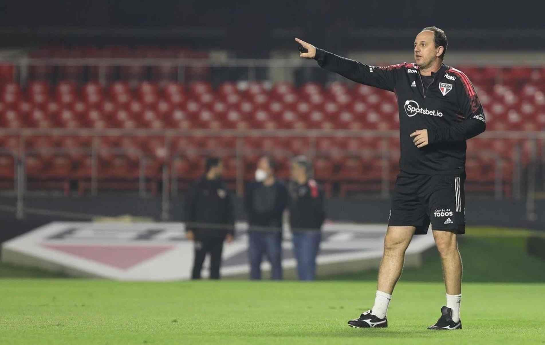 Rogério Ceni foi anunciado como novo treinador do São Paulo no final da tarde de ontem (13)