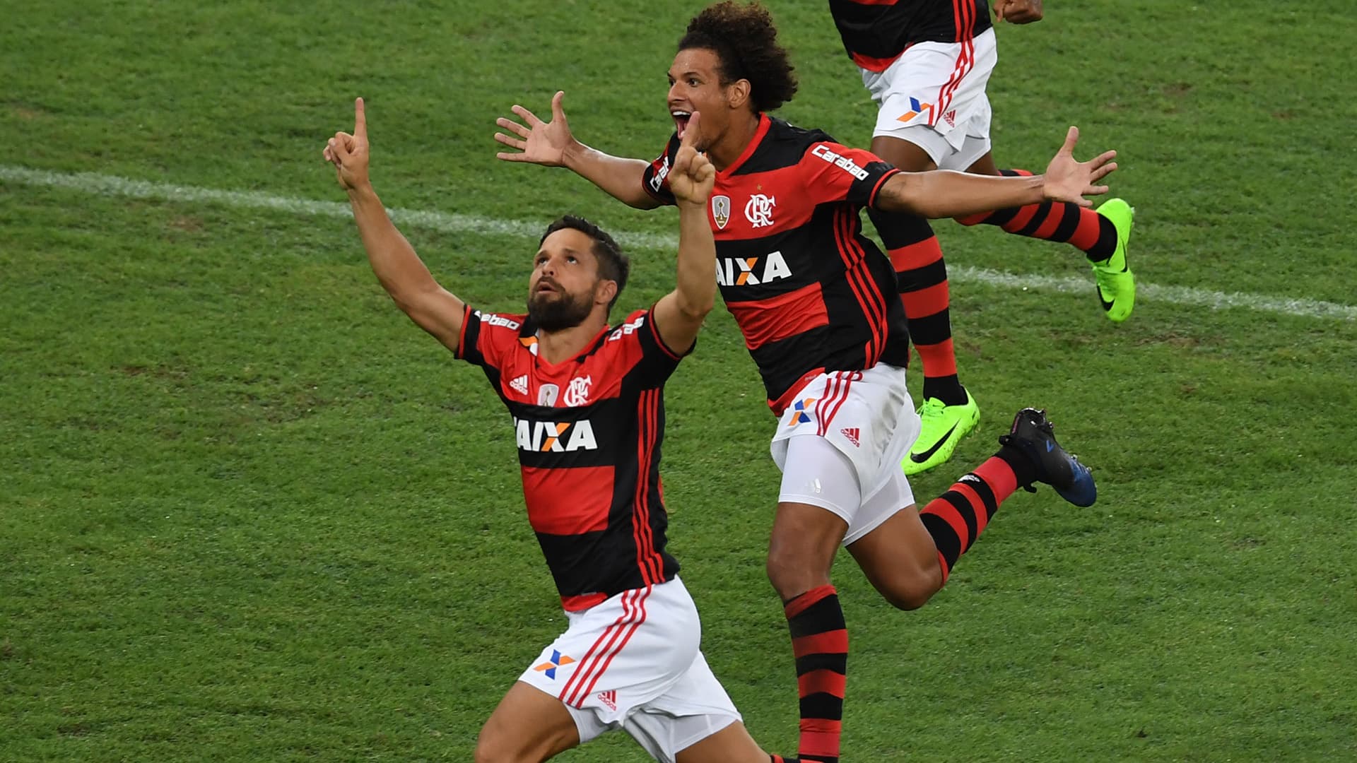 Rogério Ceni tem lista de reforços para o São Paulo com dois nomes do Flamengo