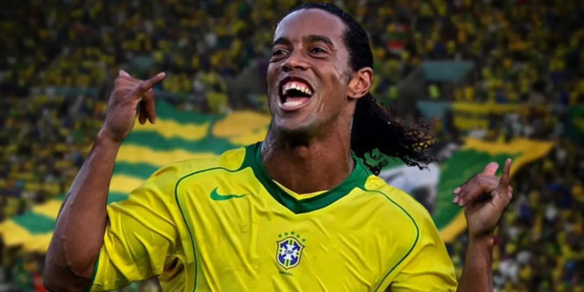 Ronaldinho com a camisa da Seleção Brasileira