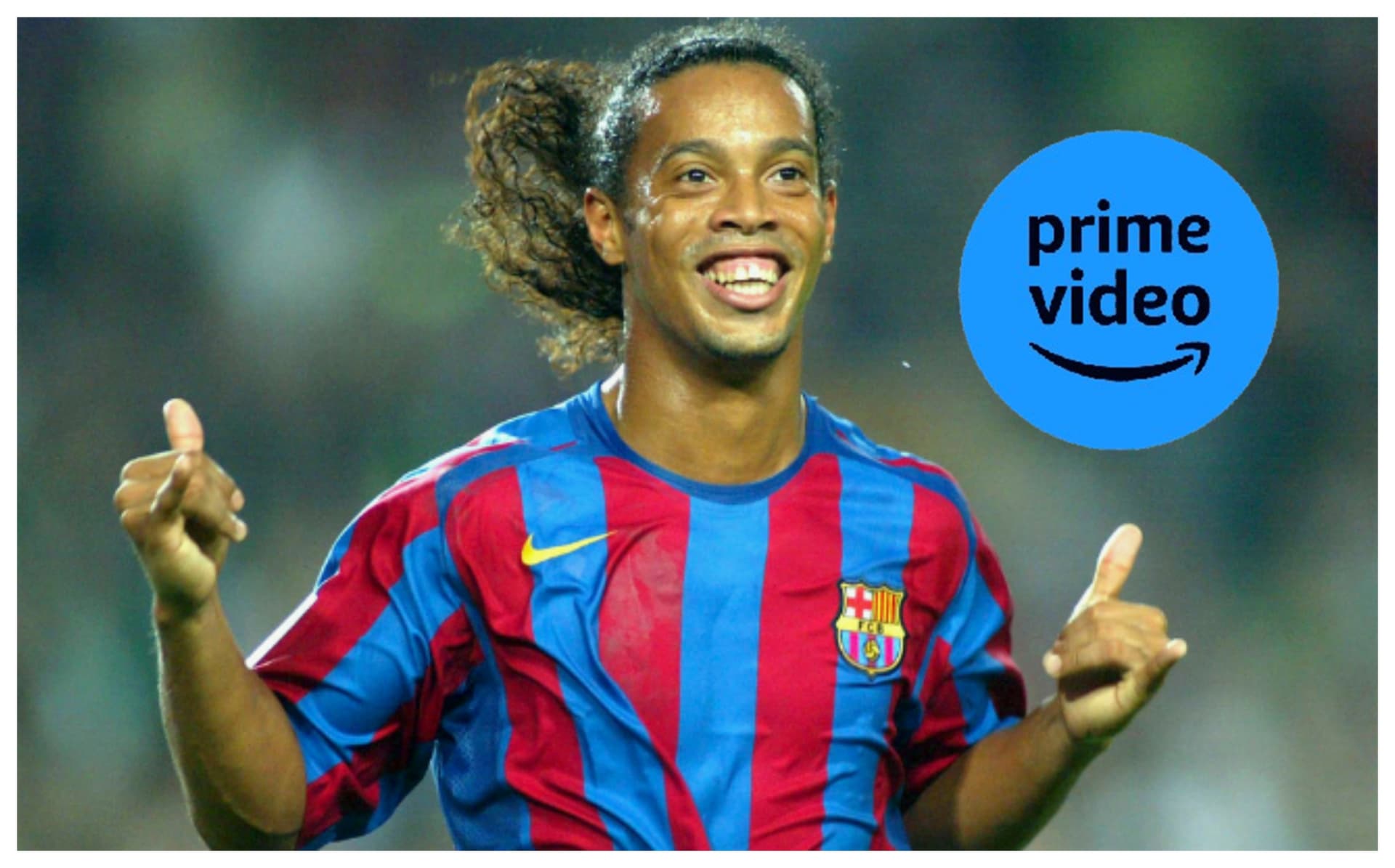 Ronaldinho Gaúcho com a camisa do Barcelona e o escudo do Amazon Prime