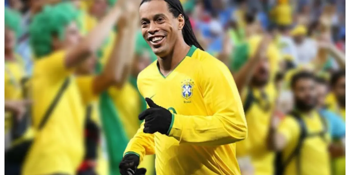 Ronaldinho Gaúcho com a camisa do Brasil