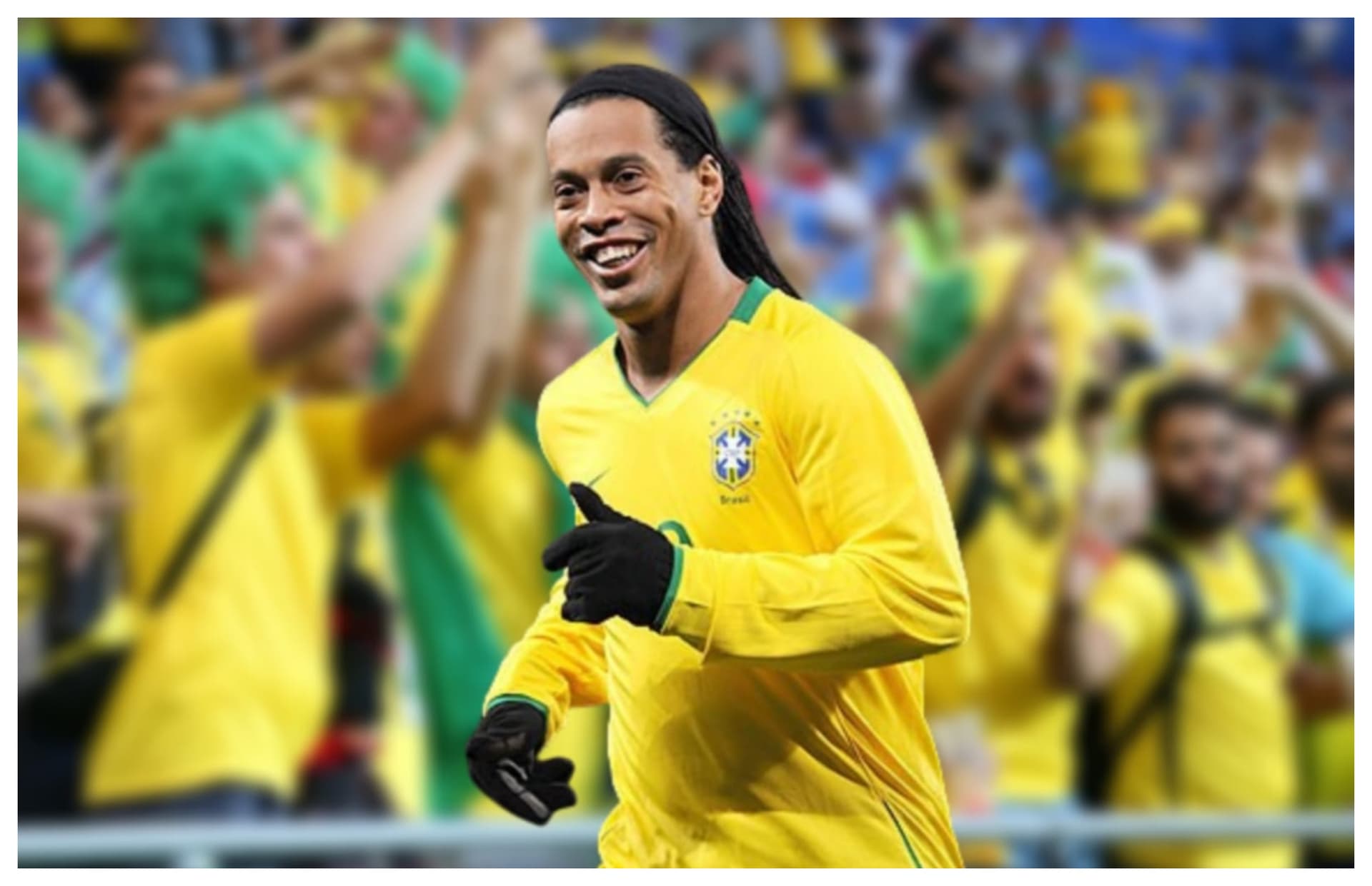 Ronaldinho Gaúcho com a camisa do Brasil