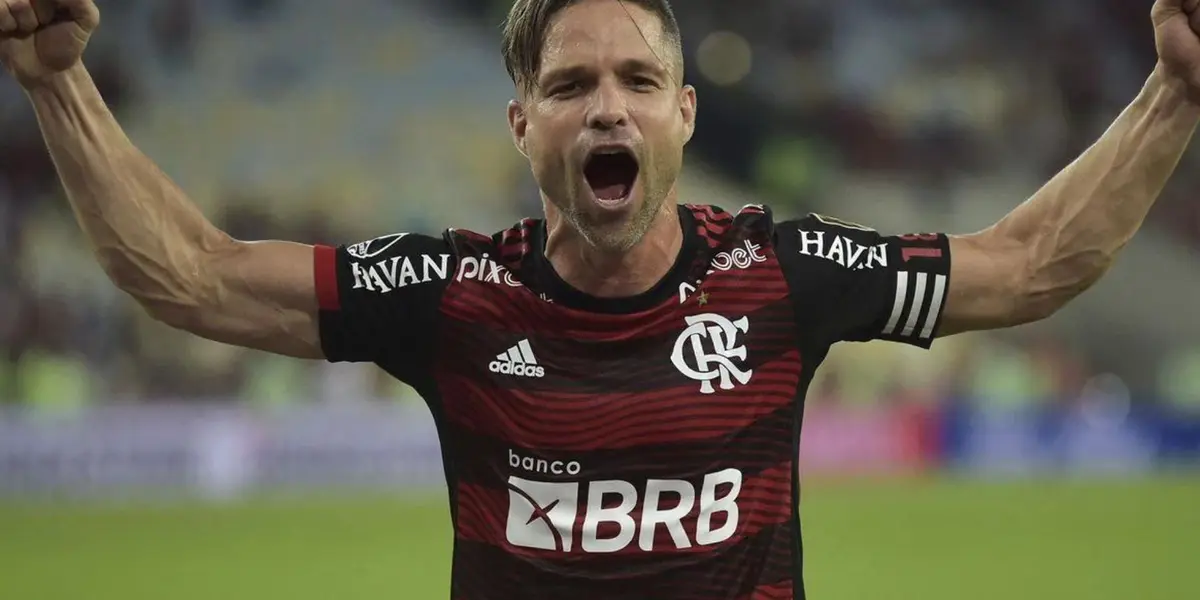 Rubro-negro iniciou conversas para repatriar volante considerado ídolo pela torcida