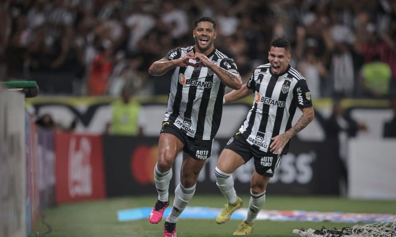 Rubro-Negro negocia a chegada de um volante do Galo