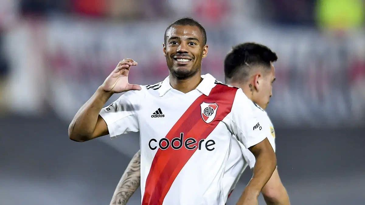 Rubro-Negro negocia com o meia do River Plate
