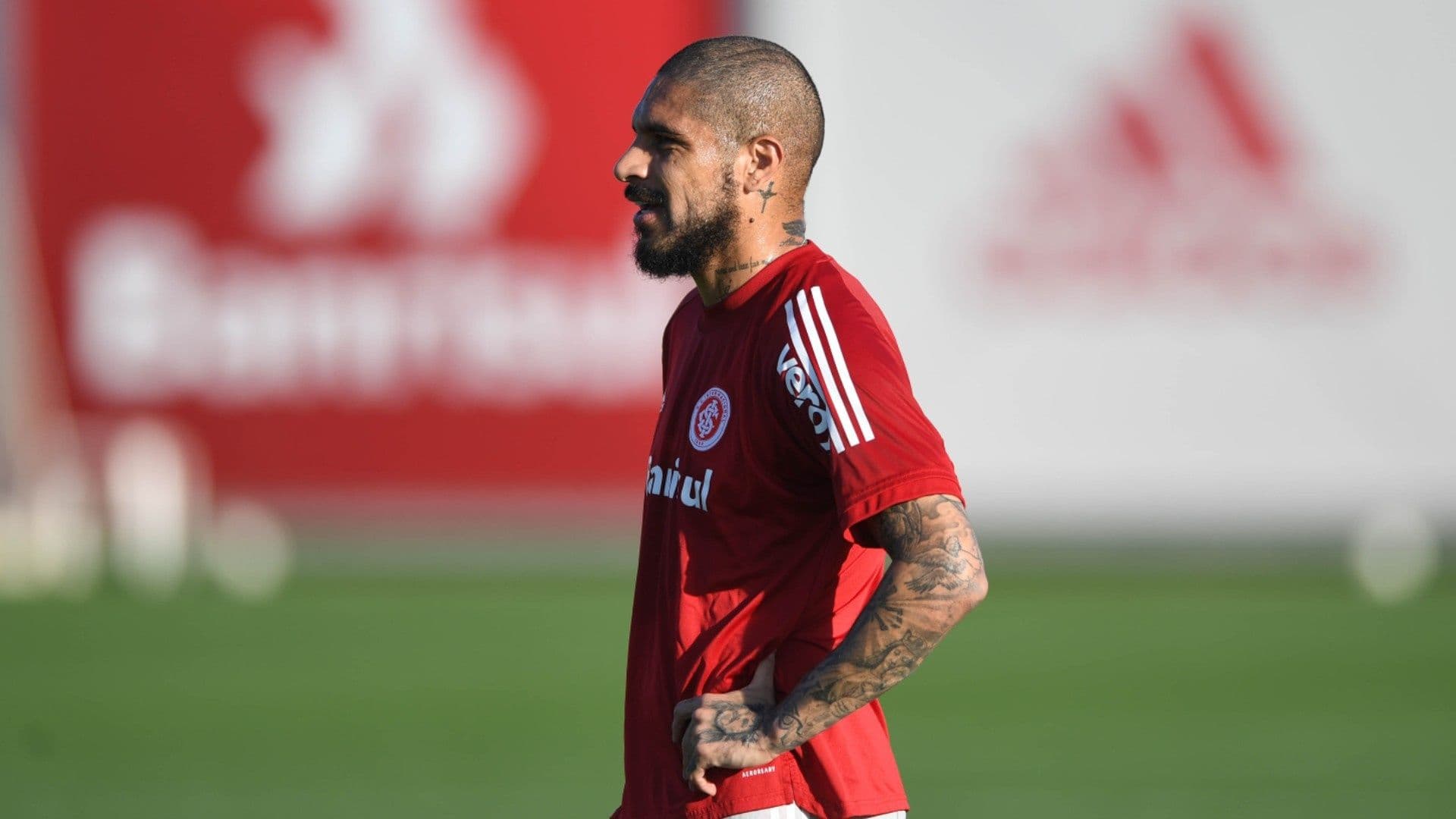 Rubro-negro processou o jogador