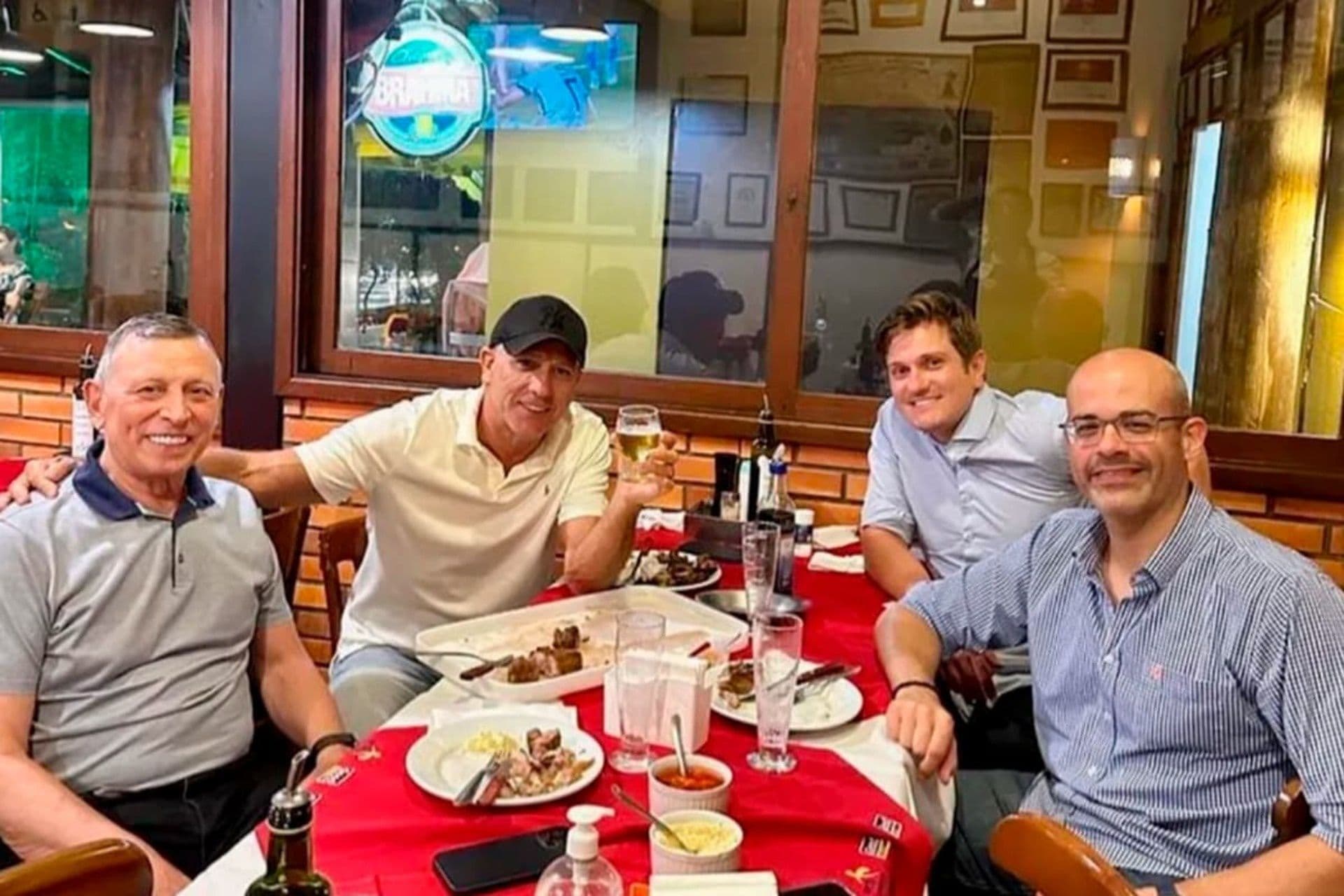 Saiba o que este empresário quer fazer para trazer reforço mais caro da história do Grêmio