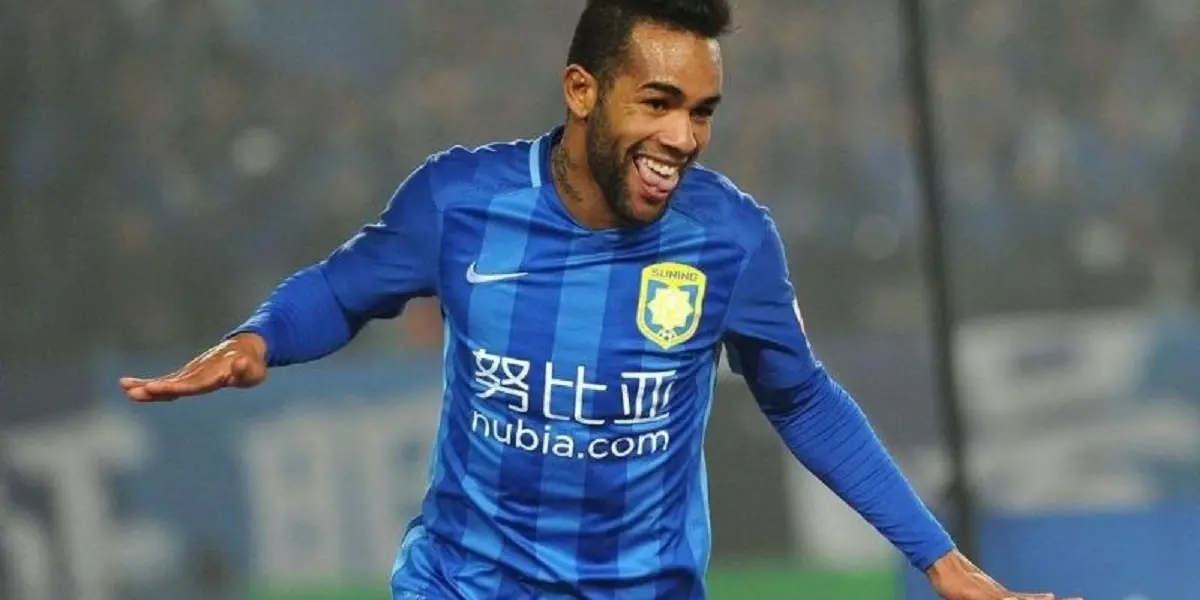 Saída de Araos pode viabilizar negociação com craque brasileiro