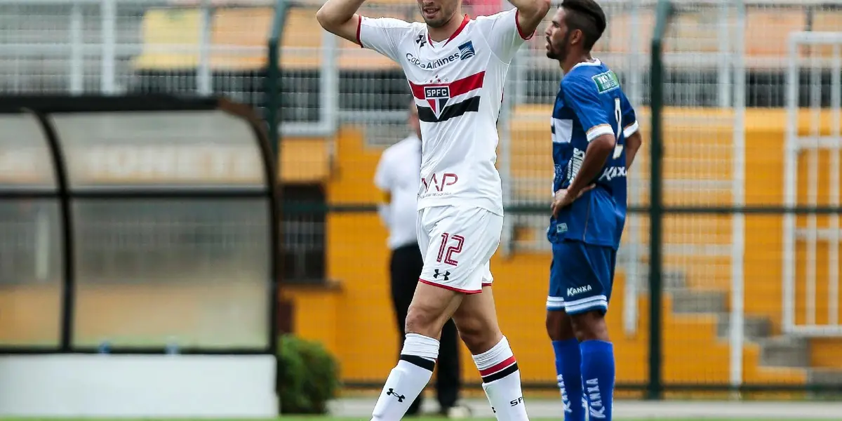 São Paulo aguarda a volta de Calleri