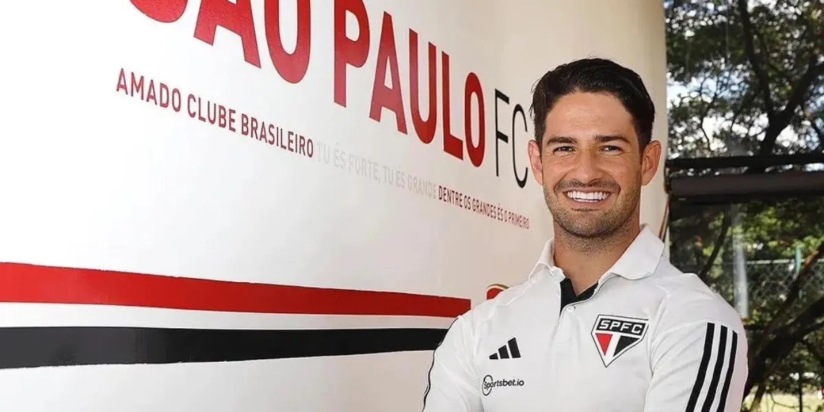 Enquanto no Corinthians ganhava R$ 800 mil, o salário de Pato no São Paulo