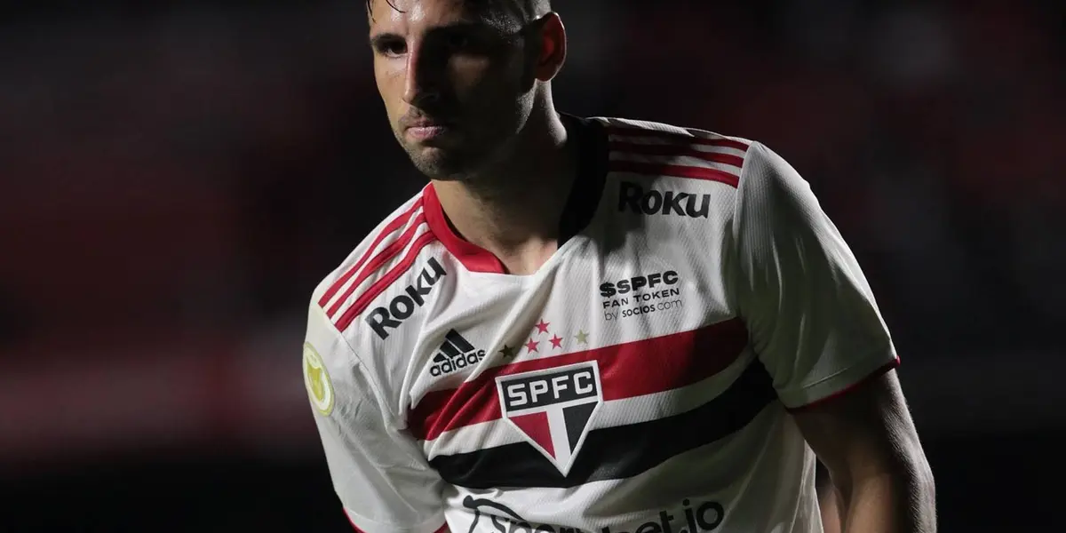 São Paulo é humilhado pelo Grêmio, quase dá adeus a Libertadores em 2022 continua com risco de queda para a Série B